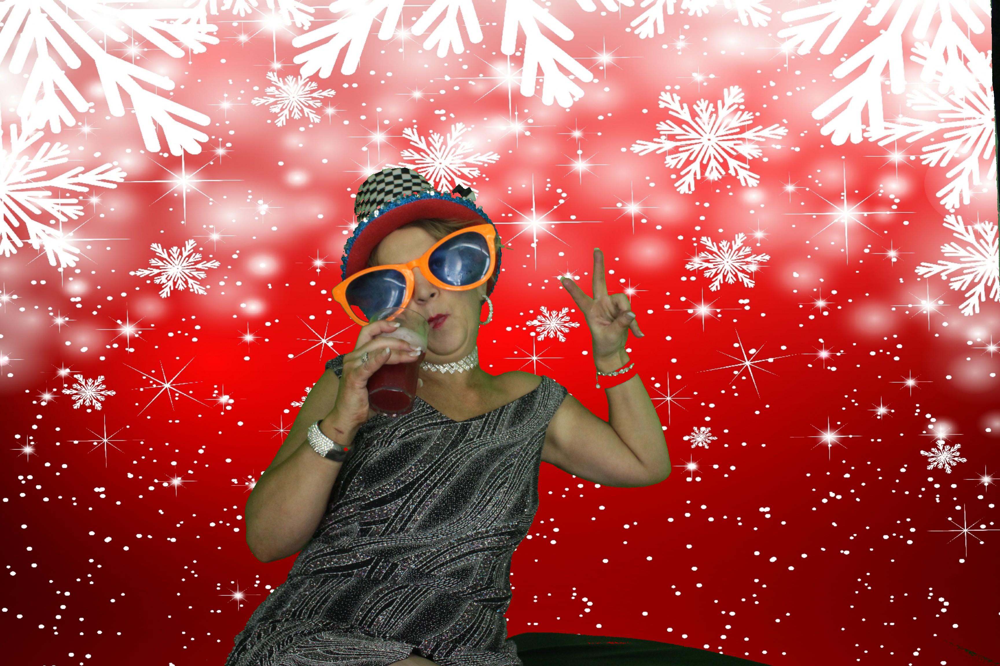 One Line Christmas Party | View more photos from the event at gallery.myphotoboothexperience.co.uk/u/MyPhotoBoothExperienceLtd/One-Line-Christmas-Party